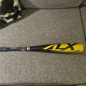 Easton Alpha ALX 30 drop 11. Baseball bat.